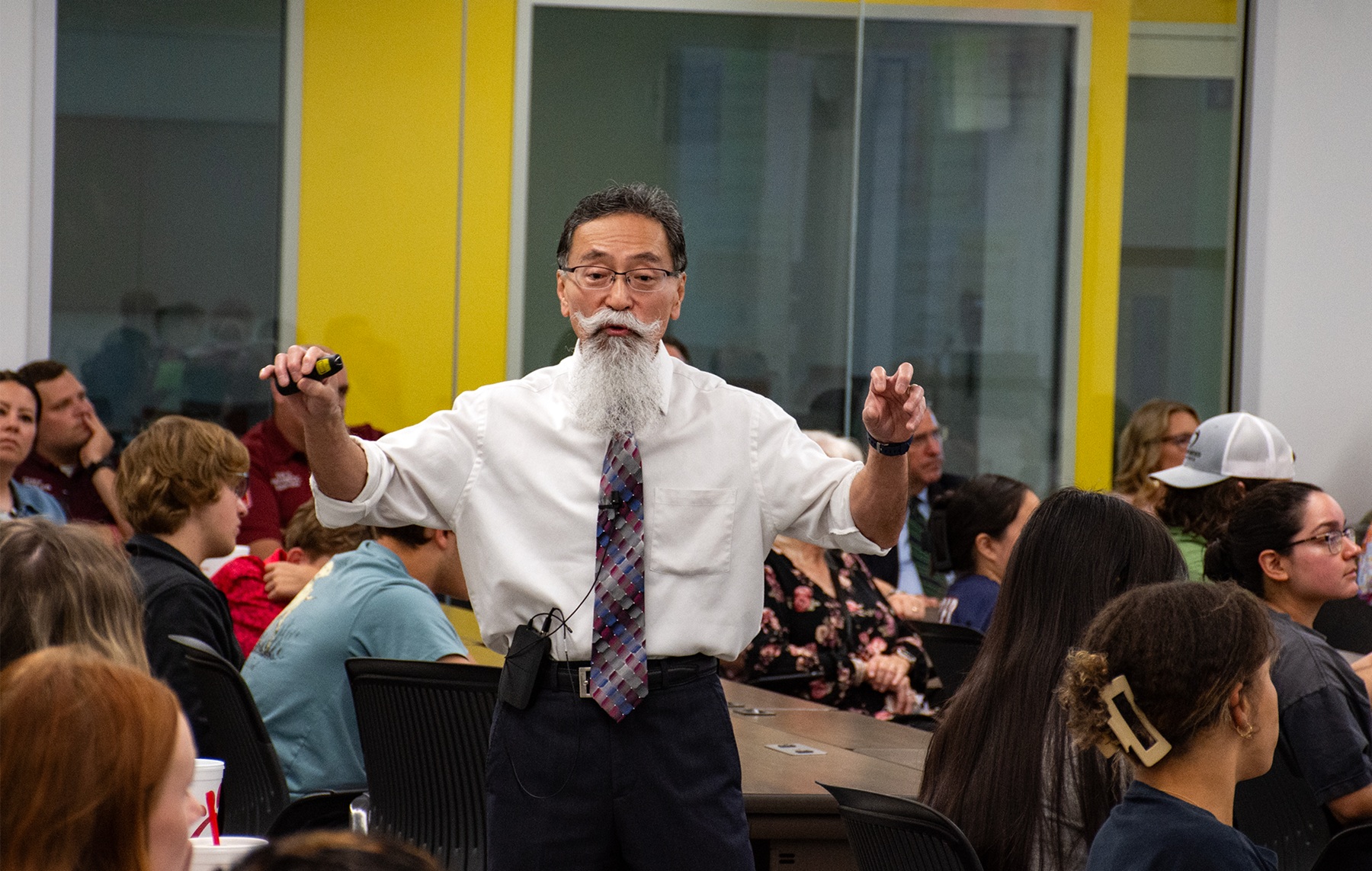 Dr. Yusuke Yahagi visits A&M-Victoria