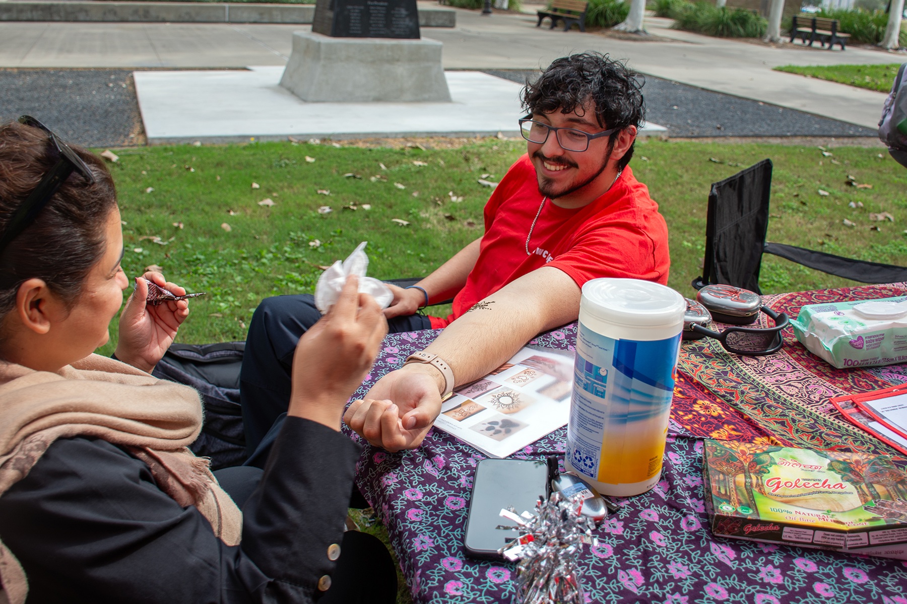 Henna table